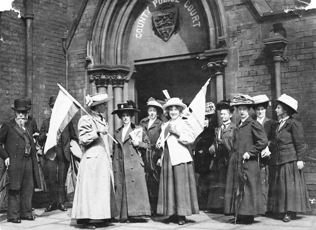 Tο άγαλμα της Millicent Fawcett έξω από το βρετανικό Κοινοβούλιο