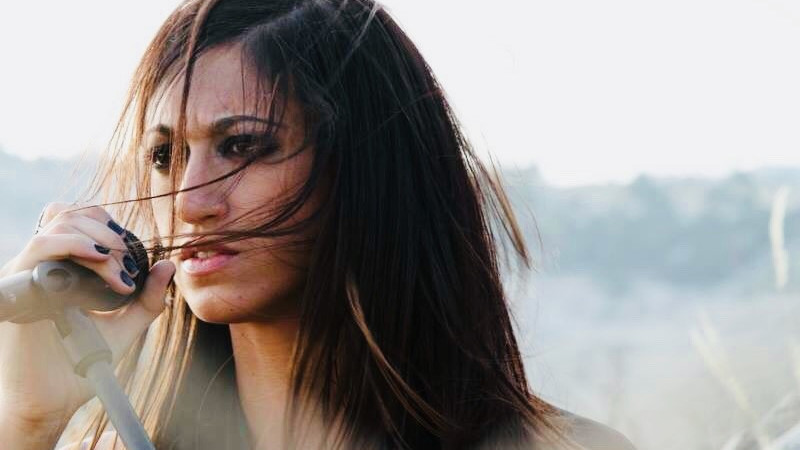 Η Pavlina Styl «χορεύοντας στο φως» στο Athenaeum – Κελάρι την Παρασκευή 18 Μαΐου