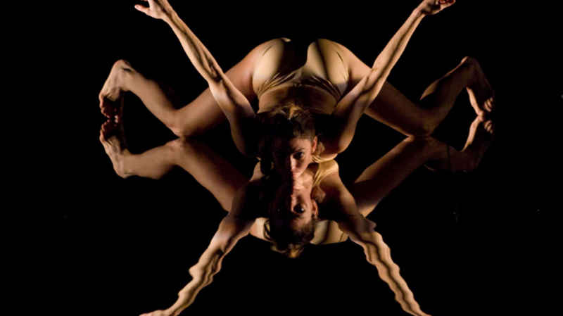 «VIVA MOMIX» στο Mέγαρο Mουσικής Aθηνών από 19 ως 23 Iουνίου