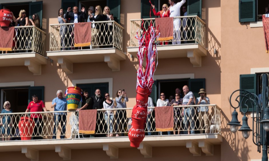 , Τα έθιμα του Μεγάλου Σαββάτου &#8211; Η Πρώτη Ανάσταση